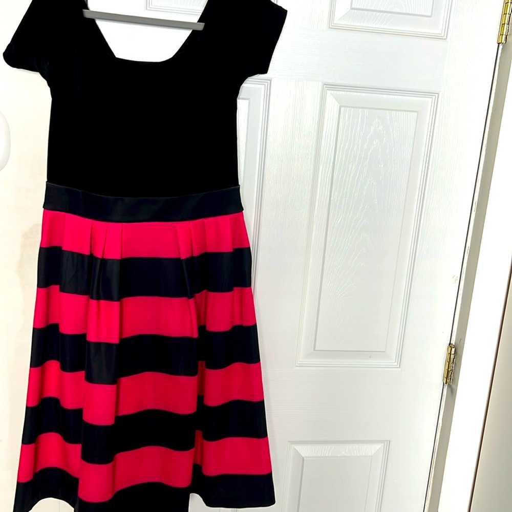 Women’s dress with pockets